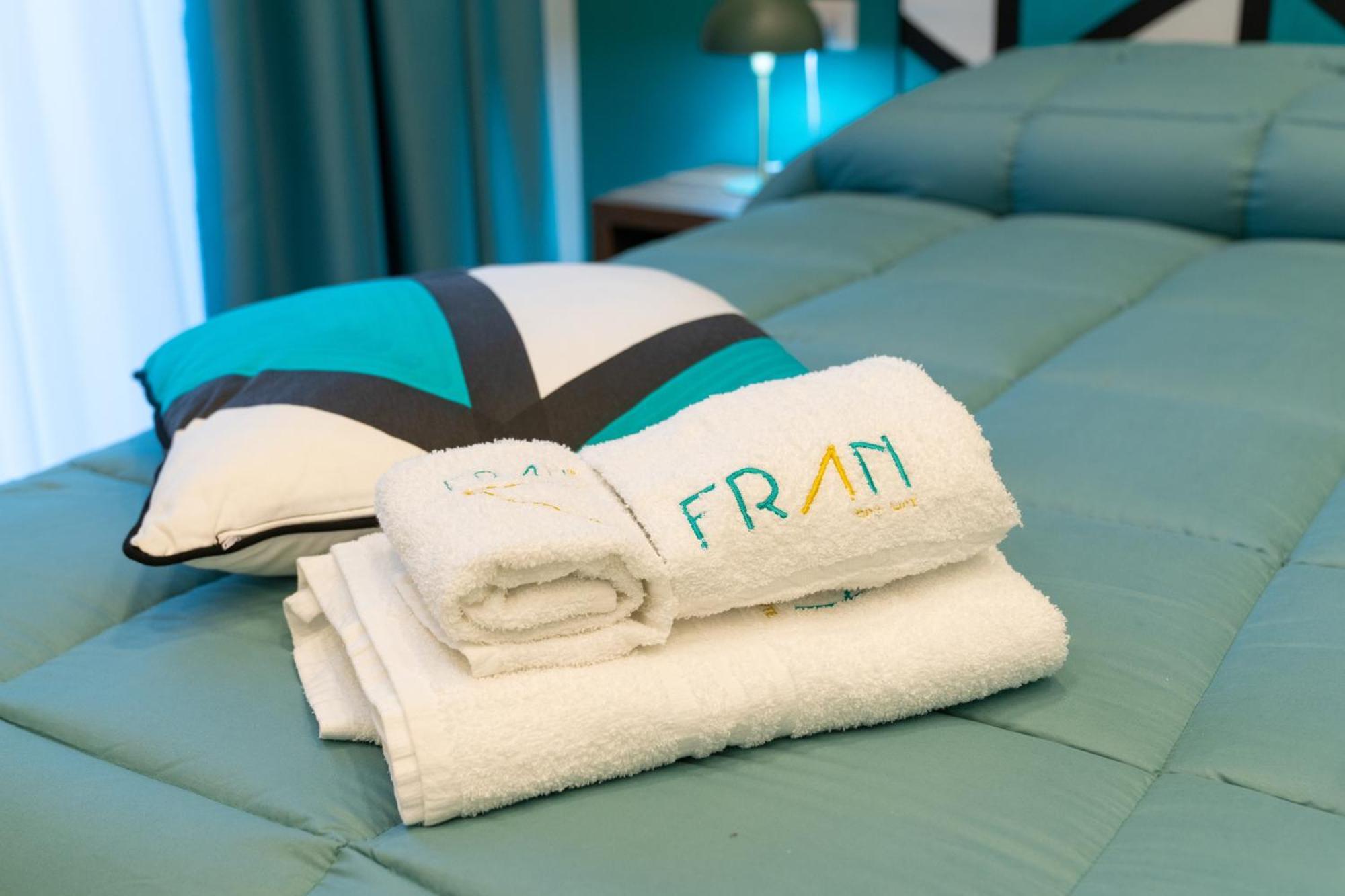 Fran City Suite Вико Екуензе Екстериор снимка